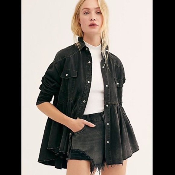 Free People Jackets & Blazers - Free PEOPLE SZ XS Dylan babydoll black denim buttondown